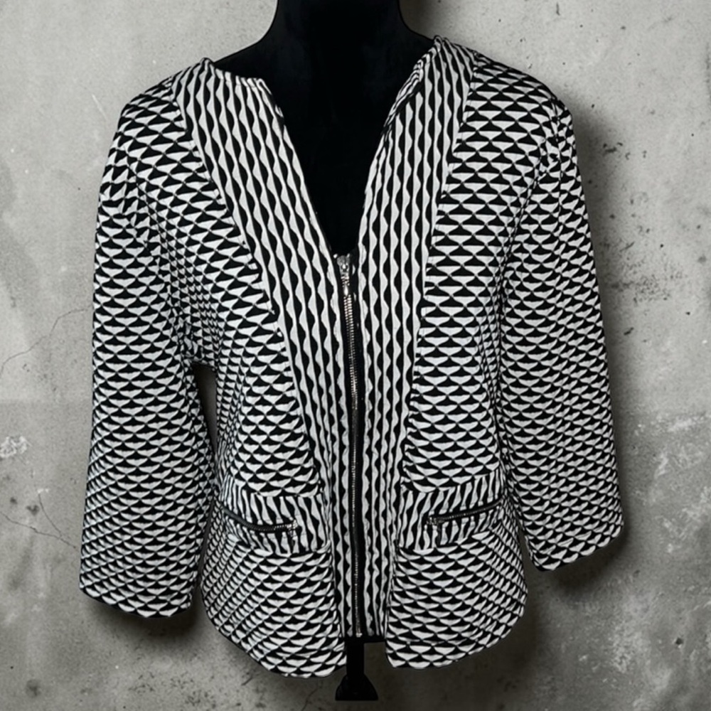 Chico’s zip front closure ling sleeves light black‎ white traveler’s jacket Sz L